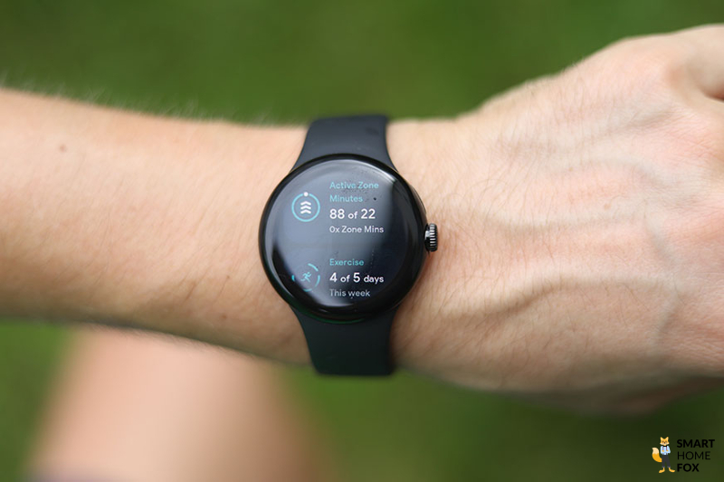 Man sieht die Aktivzonen-Minuten auf der Google Pixel Watch.